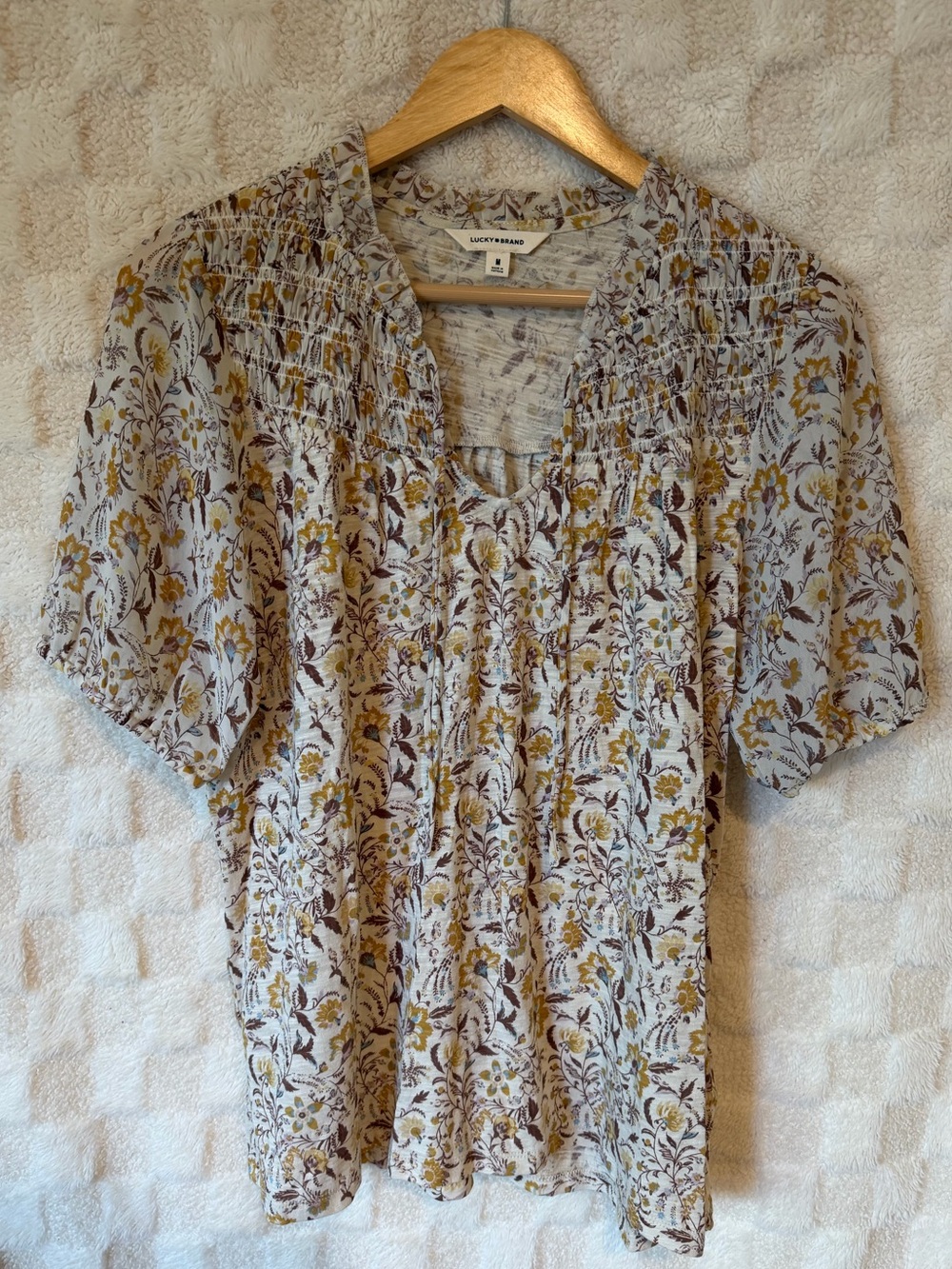 Lucky Brand Beige Floral Smocked Short-Sleeve Top Size Medium boho Puff Sleeve